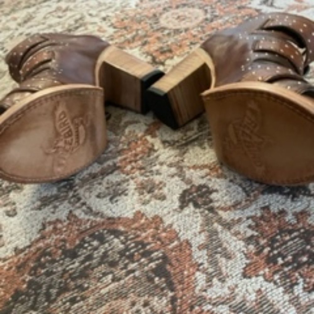 Freebird Sandals Size 9